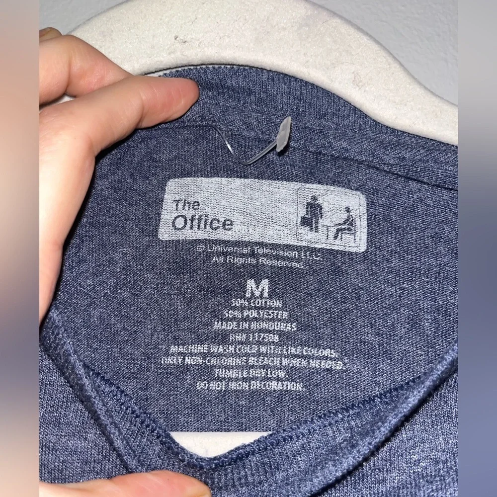 The Office Schrute Farms Unisex Medium Navy Heather Tee Shirt NWOT - Picture 2 of 3